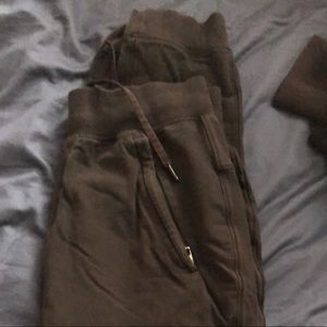 Medium lulu joggers